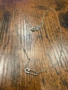 Delicate Silver faux Safety Pin Necklace - Women Jewelry